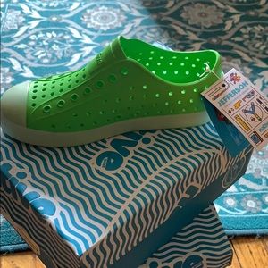 Native Jefferson glow junior slip ons